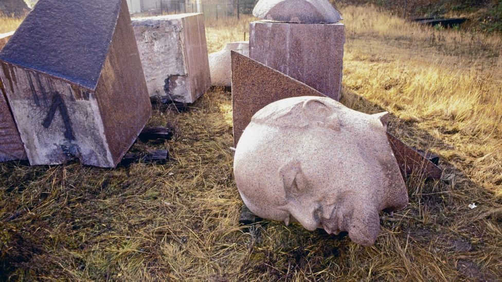 Teilstücke des Berliner Lenindenkmals