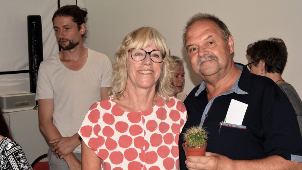 Elke Franke, Direktkandidatin WK42 zu den Landtagswahlen 2024 in Brandenburg mit dem Sprecher der OG Die Linke Spremberg Peter Ehrentreich