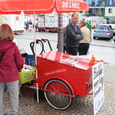 24.09.2026, Infostand der Spremberger Linken auf dem Marktplatz Spremberg aus Anlass des Weltfriedenstag am 21. September