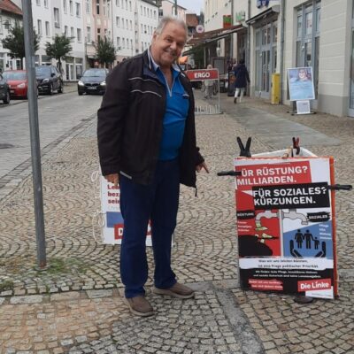 24.09.2026, Infostand der Spremberger Linken auf dem Marktplatz Spremberg aus Anlass des Weltfriedenstag am 21. September