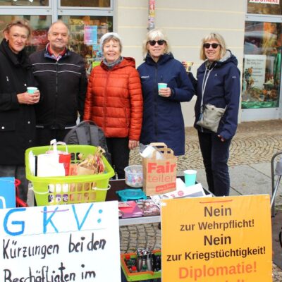 Für 2027, letzter planmäßiger Infostand der Spremberger Linken am Marktplatz Spremberg. Thema Frieden